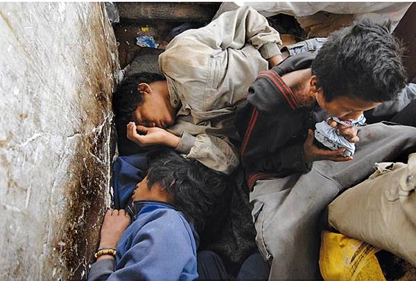 http://cdn.youthkiawaaz.com/wp-content/uploads/2011/04/dendrite-1.jpg